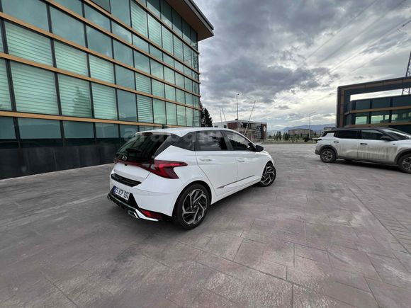 Sahibinden Hyundai i20 1.4 MPI Style Plus 2022 Model 
