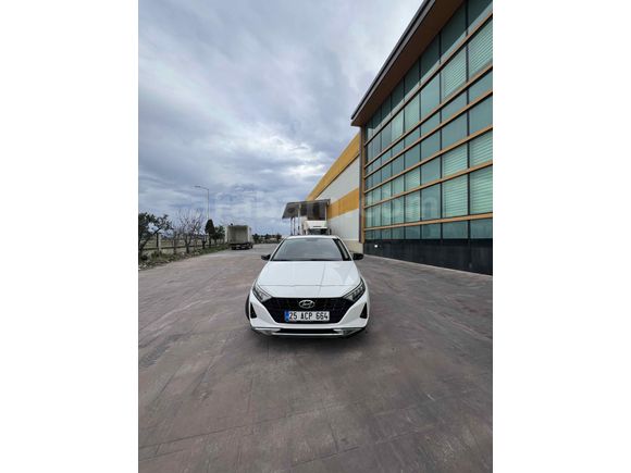 Sahibinden Hyundai i20 1.4 MPI Style Plus 2022 Model 