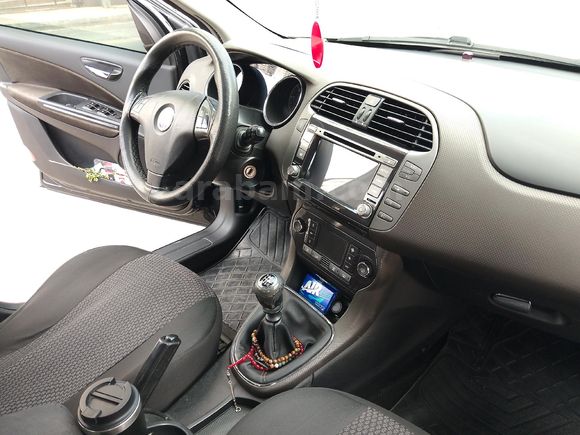 Sahibinden Fiat Bravo 1.6 Mjet Dynamic 2008 Model  268.000 km Siyah