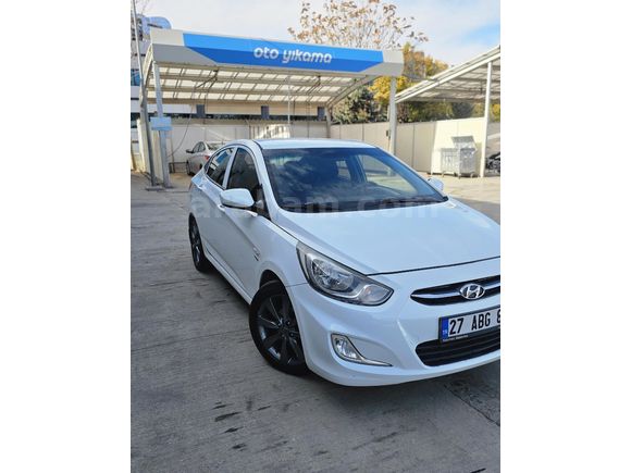 Temiz aile aracı memurdan Accent blue mode plus 2013