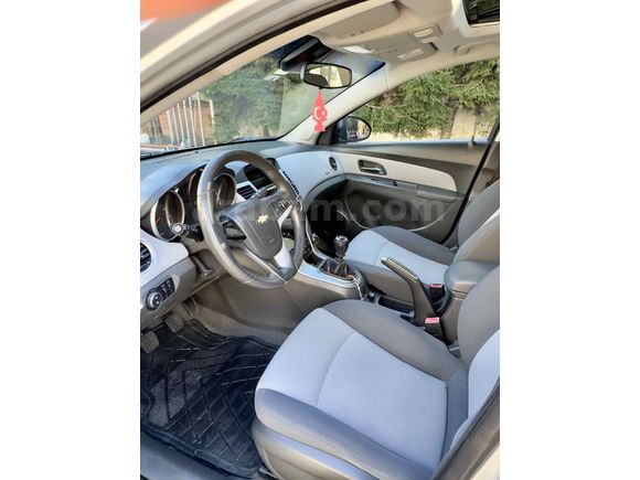 Tertemiz Sunrooflu Cruze 