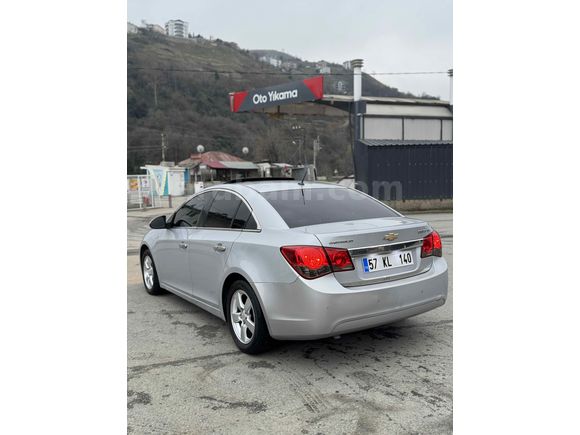Tertemiz Sunrooflu Cruze 