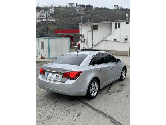 Tertemiz Sunrooflu Cruze 