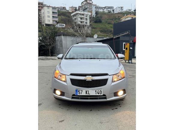 Tertemiz Sunrooflu Cruze 