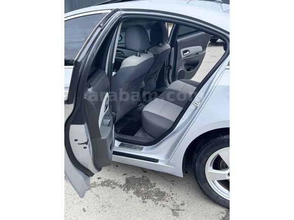Tertemiz Sunrooflu Cruze 