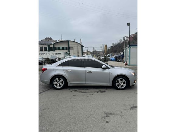 Tertemiz Sunrooflu Cruze 