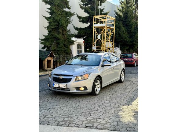 Tertemiz Sunrooflu Cruze 