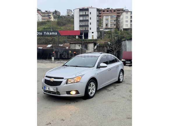Tertemiz Sunrooflu Cruze 