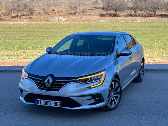 MEMURDAN HATASIZ BOYASIZ DEĞİŞENSİZ 2025 MEGANE 4 İCON 