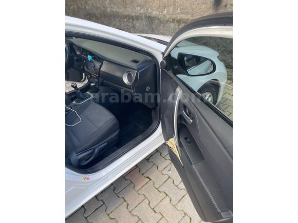 Sahibinden Toyota Auris 1.4 D-4D Active Skypack 2014 Model