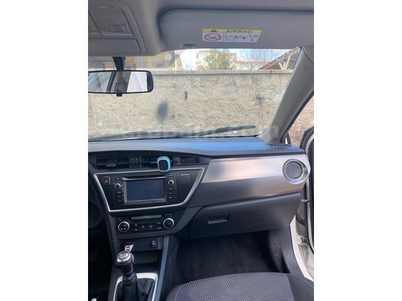Sahibinden Toyota Auris 1.4 D-4D Active Skypack 2014 Model