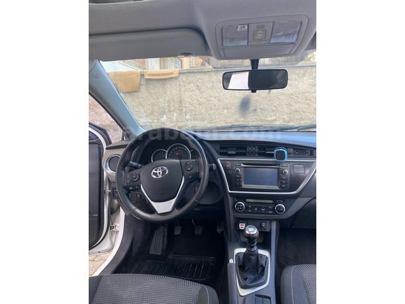 Sahibinden Toyota Auris 1.4 D-4D Active Skypack 2014 Model