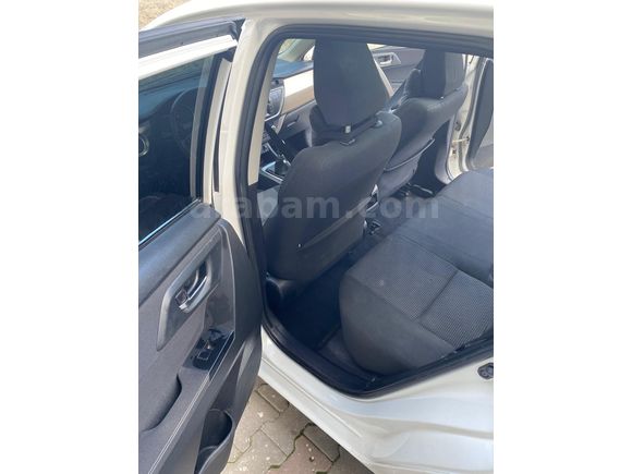 Sahibinden Toyota Auris 1.4 D-4D Active Skypack 2014 Model