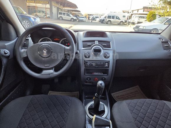 2. SAHİBİNDEN 2004 MODEL 1.5 DCİ 100 LÜK MEGAN 2