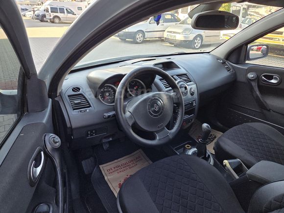 2. SAHİBİNDEN 2004 MODEL 1.5 DCİ 100 LÜK MEGAN 2