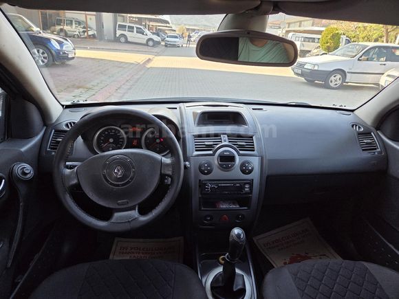 2. SAHİBİNDEN 2004 MODEL 1.5 DCİ 100 LÜK MEGAN 2