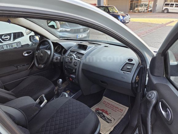 2. SAHİBİNDEN 2004 MODEL 1.5 DCİ 100 LÜK MEGAN 2