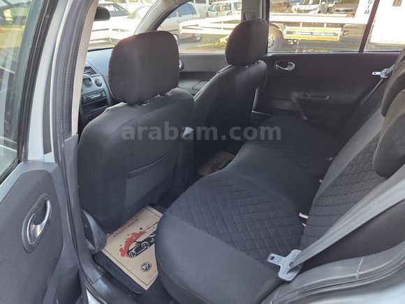 2. SAHİBİNDEN 2004 MODEL 1.5 DCİ 100 LÜK MEGAN 2