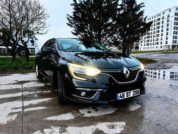 MEMURDAN 74.000 KM HATASIZ SATILIK MEGANE 4