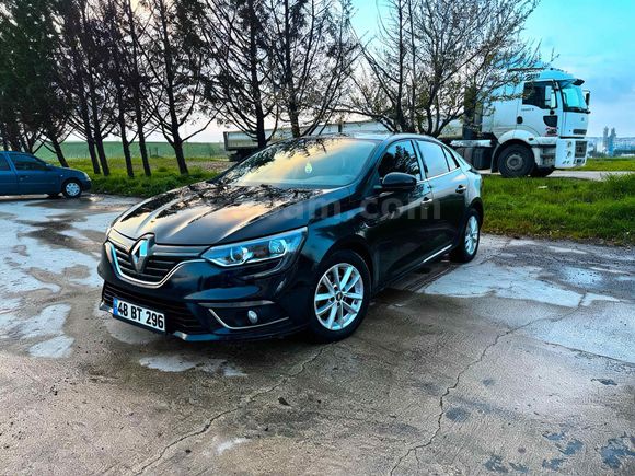 MEMURDAN 74.000 KM HATASIZ SATILIK MEGANE 4