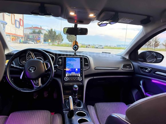 MEMURDAN 74.000 KM HATASIZ SATILIK MEGANE 4