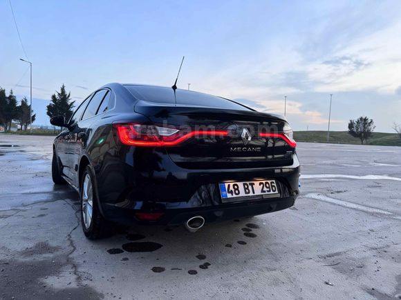 MEMURDAN 74.000 KM HATASIZ SATILIK MEGANE 4