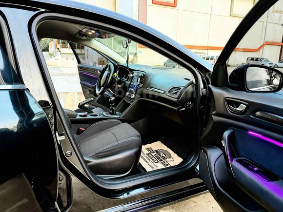 MEMURDAN 74.000 KM HATASIZ SATILIK MEGANE 4