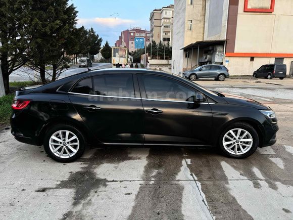 MEMURDAN 74.000 KM HATASIZ SATILIK MEGANE 4