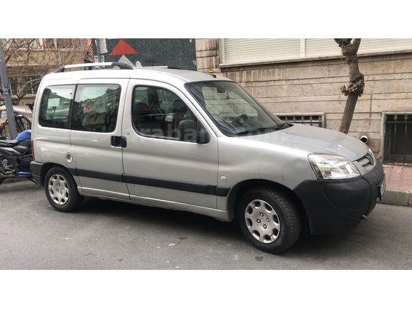 İlk Sahibinden 137,000 KM  Peugeot Partner 1.9 D 2005 Model 