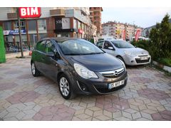 BAYAN DOKTORDAN ORJİNAL 81.700 KİLOMETREDE OTOMATİK CORSA