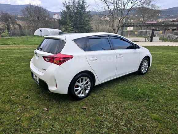 Sahibinden Toyota Auris 1.6 Advance 2013 Model