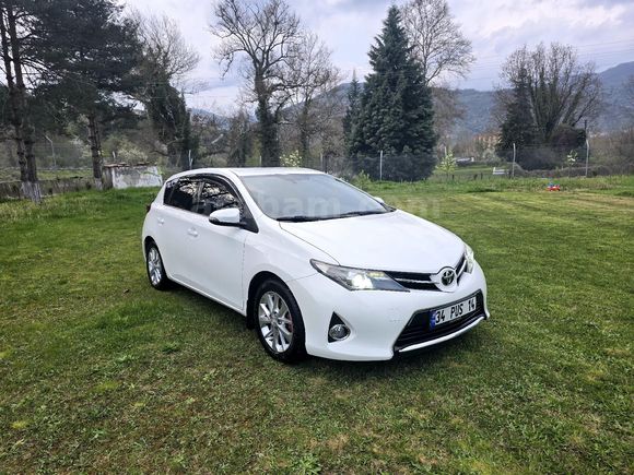 Sahibinden Toyota Auris 1.6 Advance 2013 Model