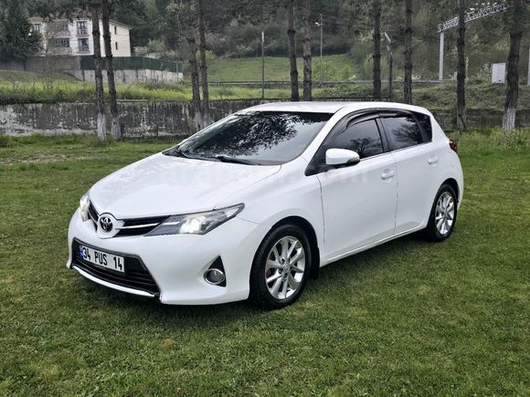 Sahibinden Toyota Auris 1.6 Advance 2013 Model