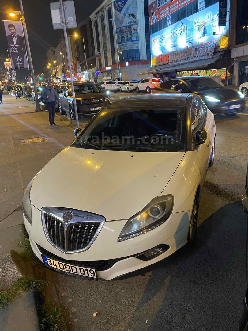 Sahibinden Lancia Delta 1.6 MJet 2009 Model İstanbul 159.000 km Beyaz 7