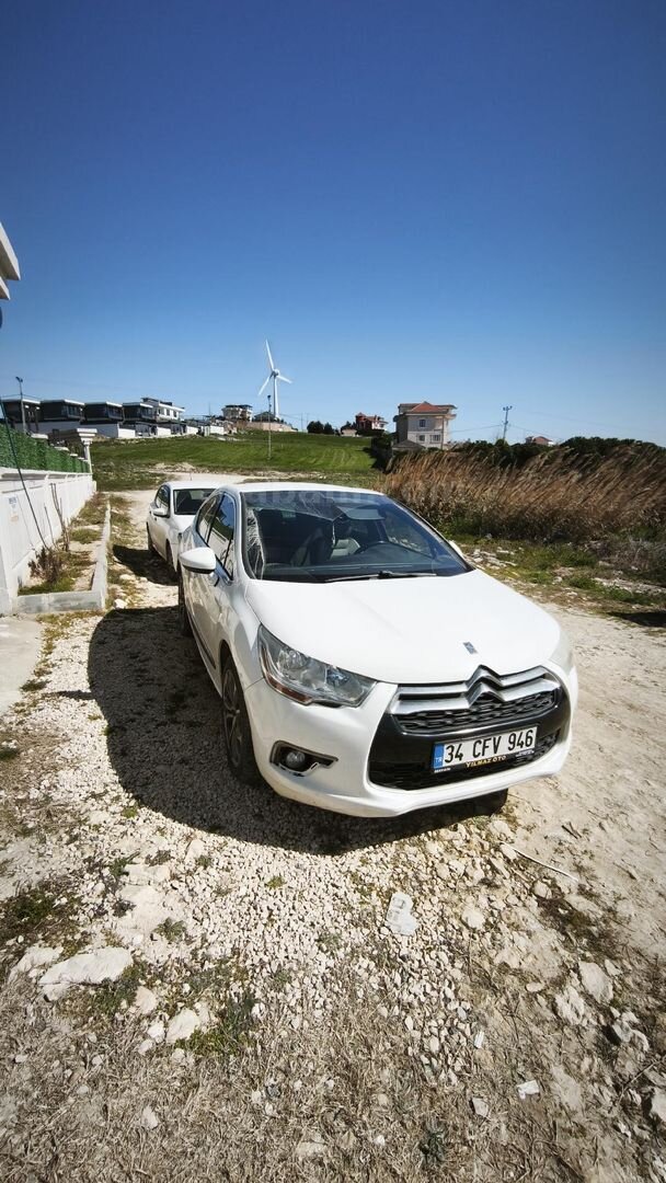 Sahibinden DS Automobiles DS4 1.6 e-HDi D-Sport 2013 Model İstanbul 246.000 km Beyaz 2