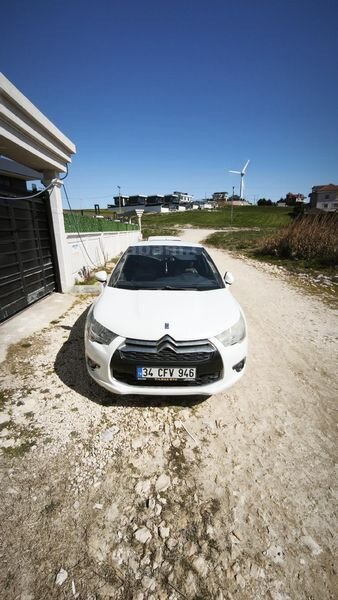 Sahibinden DS Automobiles DS4 1.6 e-HDi D-Sport 2013 Model İstanbul 246.000 km Beyaz