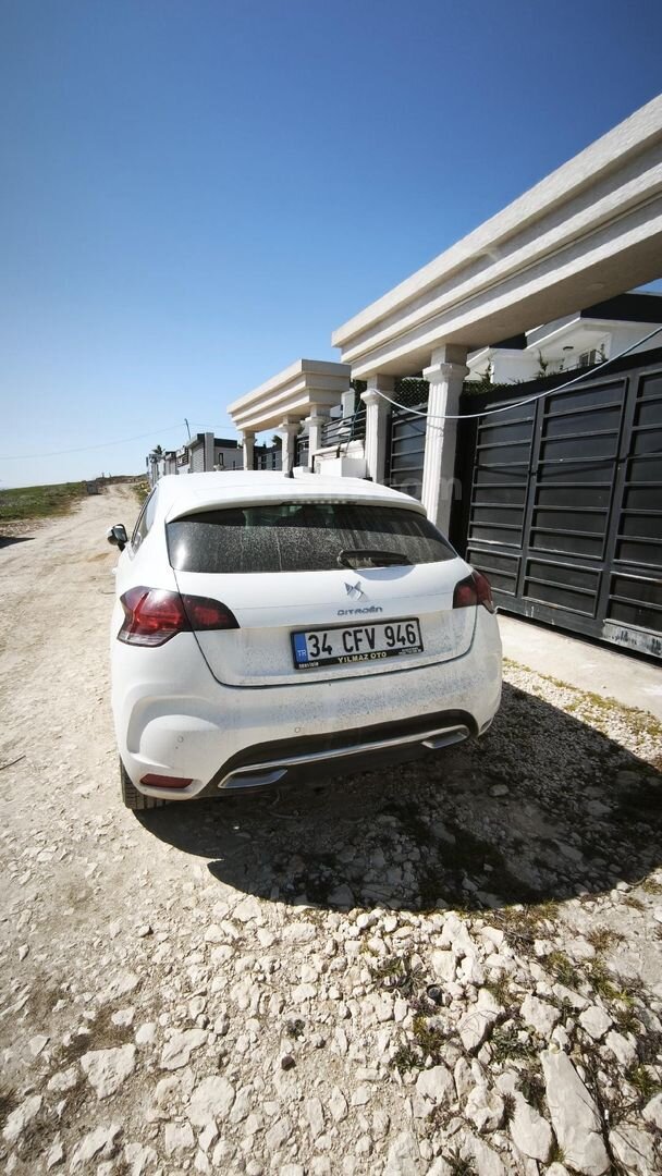 Sahibinden DS Automobiles DS4 1.6 e-HDi D-Sport 2013 Model İstanbul 246.000 km Beyaz 4