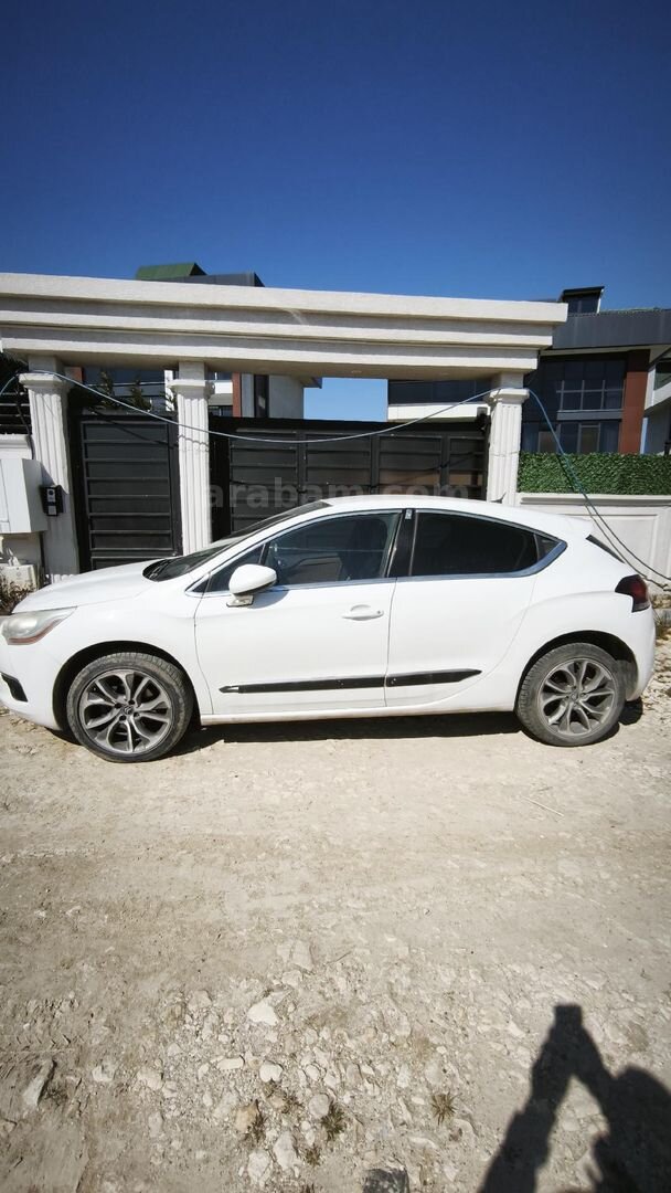 Sahibinden DS Automobiles DS4 1.6 e-HDi D-Sport 2013 Model İstanbul 246.000 km Beyaz 5