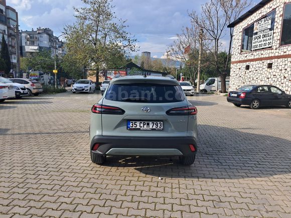 Sahibinden 8 aylık Makyajlı Kasa 2025 TOYOTA CROSS 1.8 HYBRİD "PASSİON PAKET"