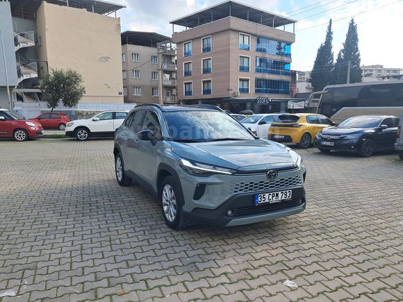 Sahibinden 8 aylık Makyajlı Kasa 2025 TOYOTA CROSS 1.8 HYBRİD "PASSİON PAKET"