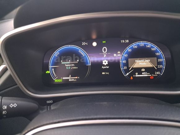 Sahibinden 8 aylık Makyajlı Kasa 2025 TOYOTA CROSS 1.8 HYBRİD "PASSİON PAKET"