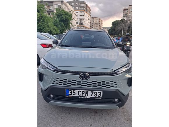 Sahibinden 8 aylık Makyajlı Kasa 2025 TOYOTA CROSS 1.8 HYBRİD "PASSİON PAKET"