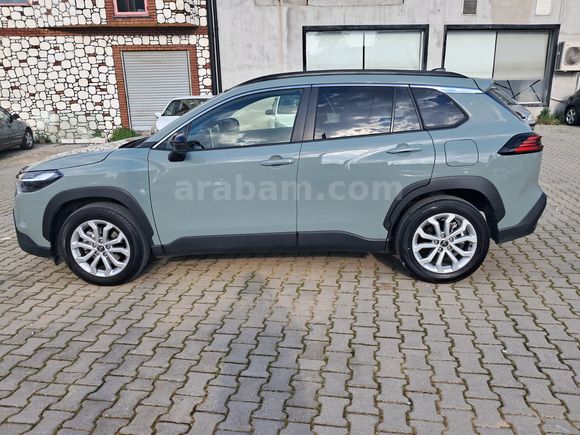 Sahibinden 8 aylık Makyajlı Kasa 2025 TOYOTA CROSS 1.8 HYBRİD "PASSİON PAKET"
