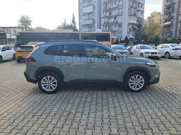 Sahibinden 8 aylık Makyajlı Kasa 2025 TOYOTA CROSS 1.8 HYBRİD "PASSİON PAKET"
