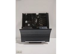 SKODA SÜPERB DESENLİ GRİ KONSOL KÜLLÜK 3V0