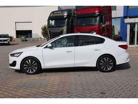 BÜYÜKSOYLU BEYSOY'DAN 2023 FORD FOCUS 1.5 ECOBLUE TITANIUM X