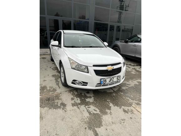 Sahibinden Chevrolet Cruze 1.6 LS 2011 Model  216.000 km Beyaz