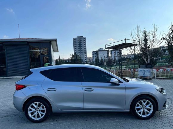 Sahibinden Seat Leon 1.0 eTSI Style Plus 2021 Model Mersin 117000 km Gri