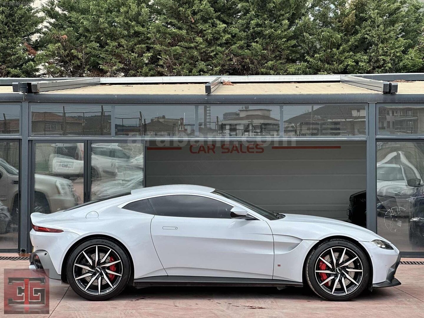 Galeriden Aston Martin Vantage V8 2018 Model İstanbul 19.000 km Beyaz 5