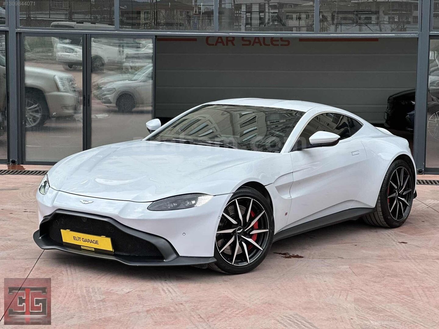 Galeriden Aston Martin Vantage V8 2018 Model İstanbul 19.000 km Beyaz 3